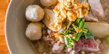 Бульон куриный с фрикадельками
