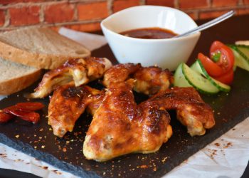 Куриные крылышки кхо по-Камбоджийски
