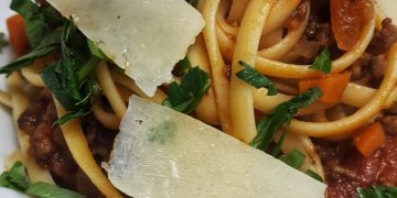 Паста с простым мясным соусом