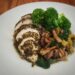 Куриная грудка в травах на грибном пюре Куриная грудка