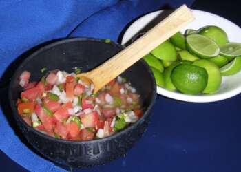 Пико-де-гайо (pico de gallo)